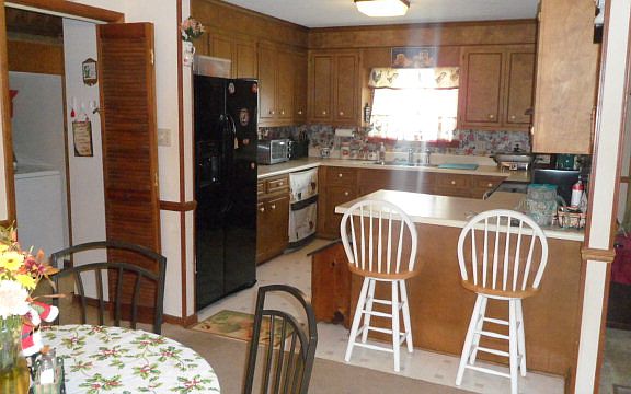 4th image of 146 Robinwood Dr