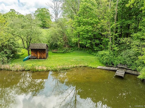 5th image of 1282 Hollow Rd