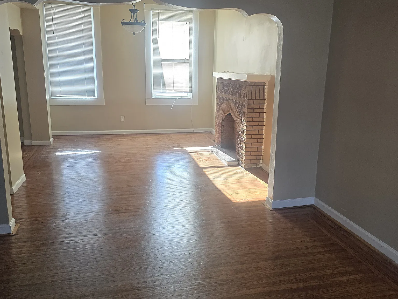 3 bed, 1.5 bath, 1920 sqft, $1,900 — Photo 3