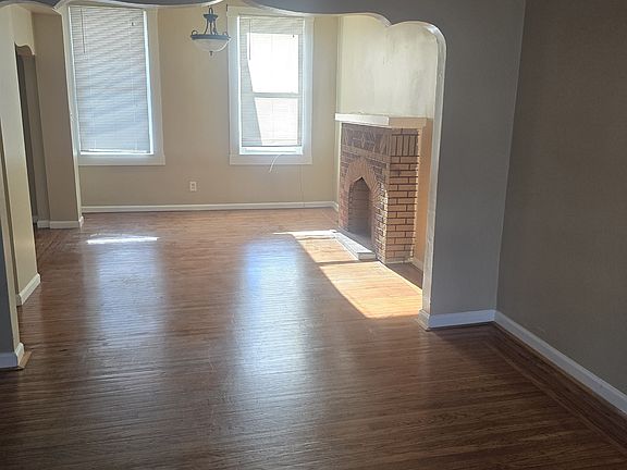 3rd image of 4028 W Cold Spring Ln