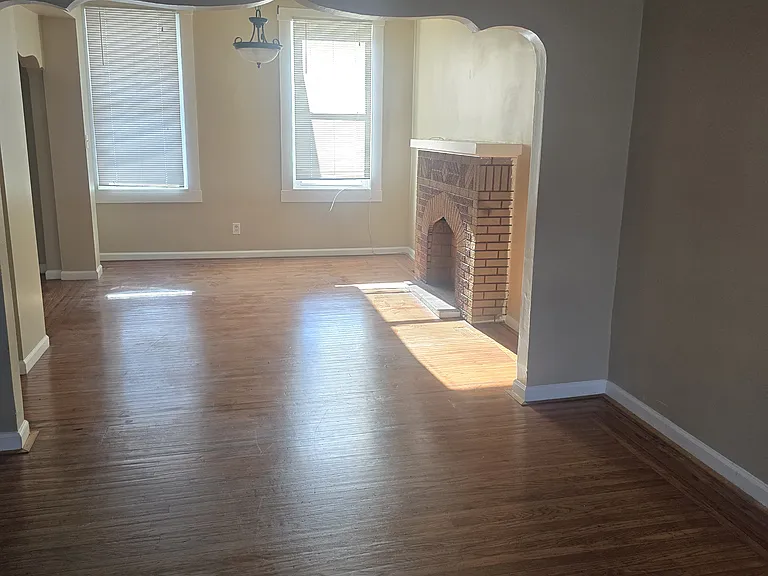 4028 W Cold Spring Ln — Photo 3