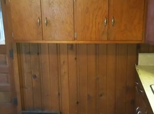 227 20th Pl, Clinton, IA 52732