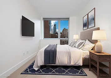 Rented by R New York