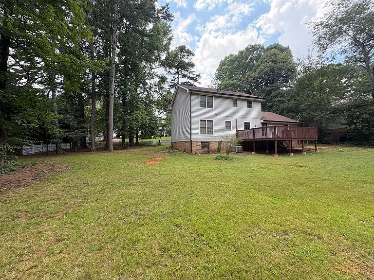 364 Regal Dr — Photo 16