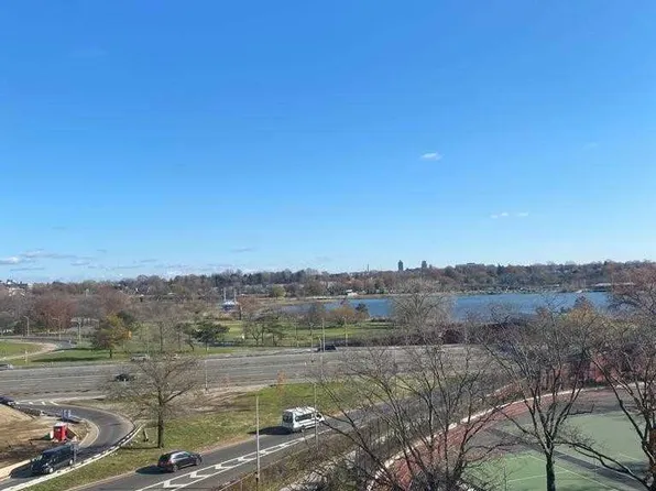 61-20 Grand Central Parkway image 15 of 18