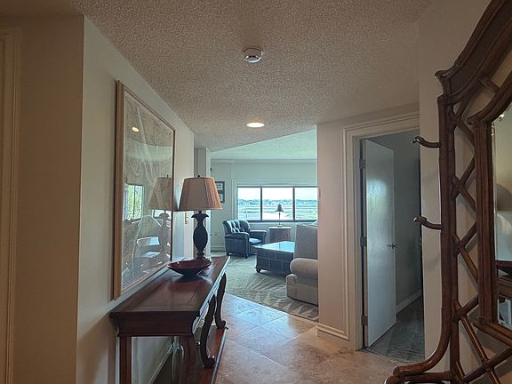 2nd image of 2 Shelter Cove Ln