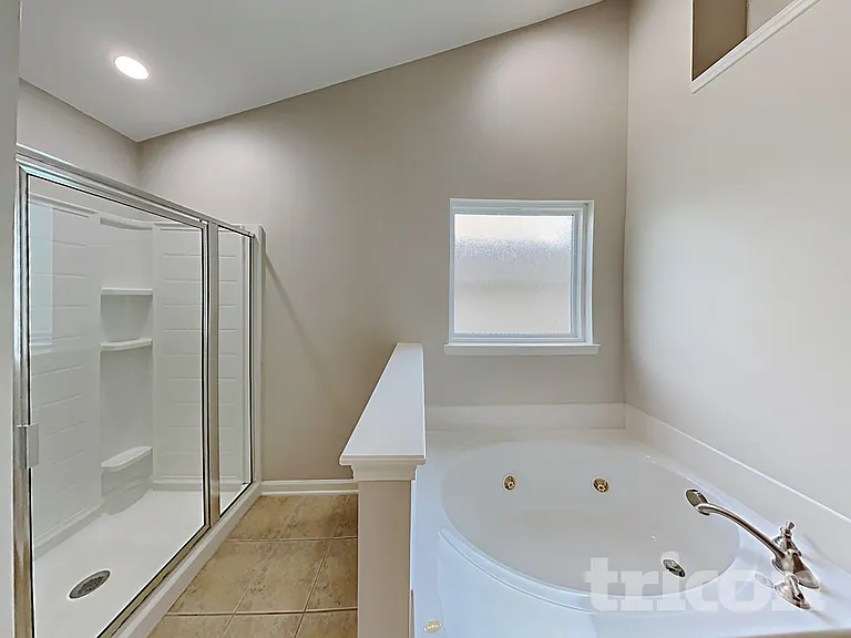 1413 Eastway Dr — Photo 9