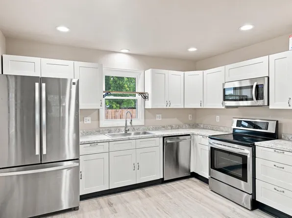 109 Dover Rd, London, OH 43140