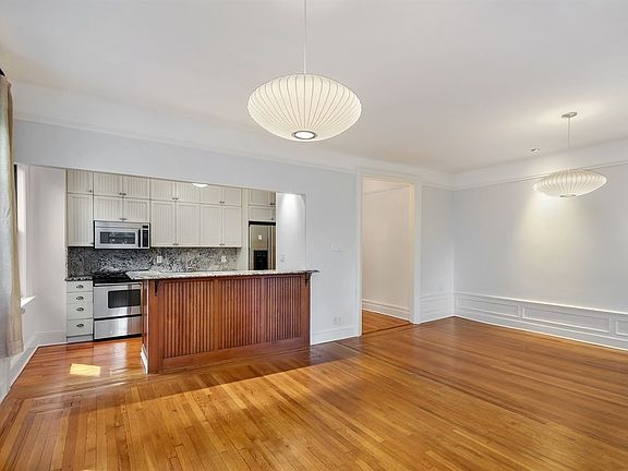 2nd image of 875 W 181st St APT 4B