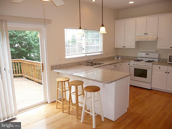 4th image of 2908 Fairfax Metro Ln