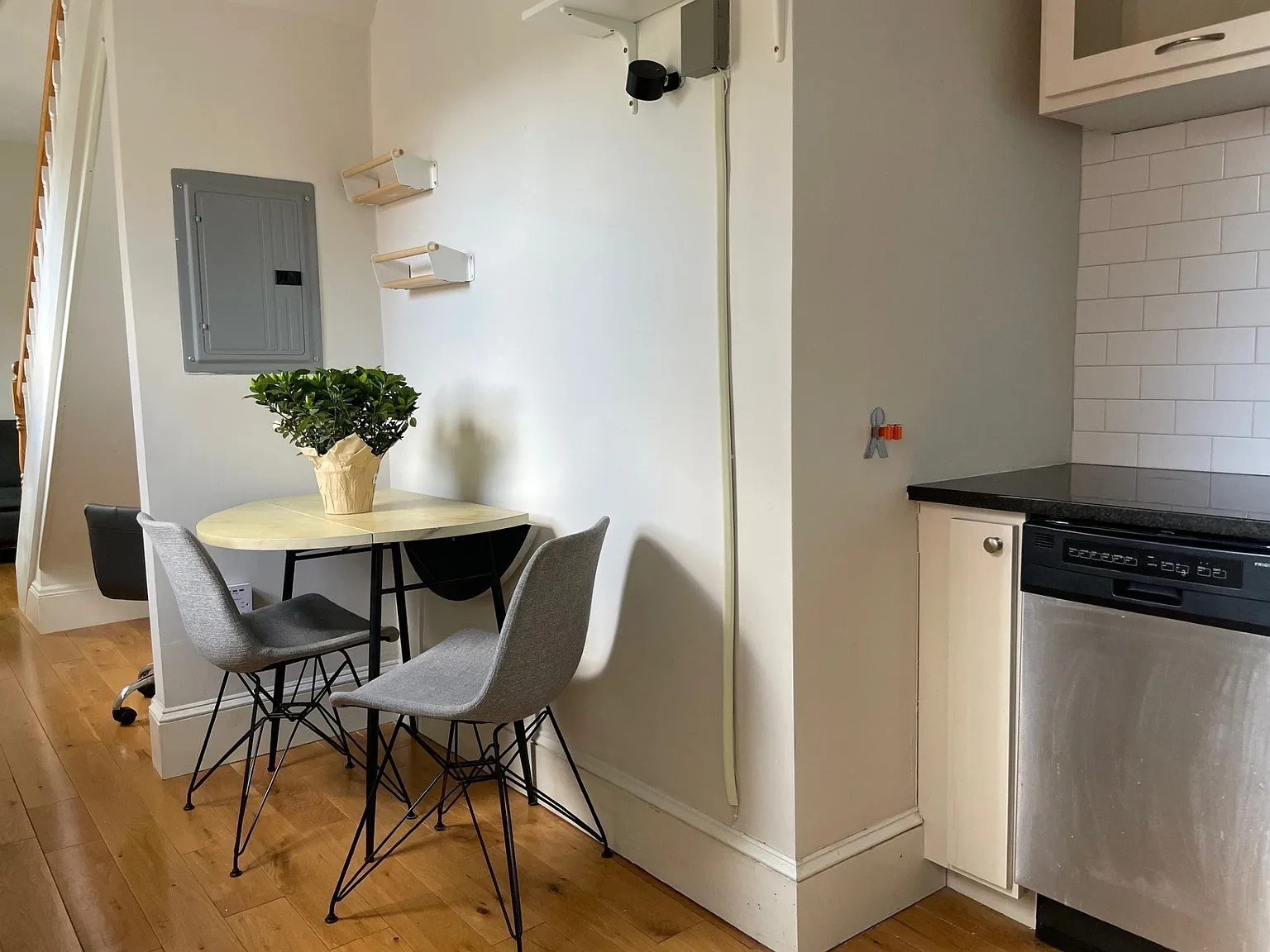 1 bed, 1.0 bath, 387 sqft, $2,400 — Photo 4