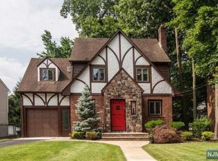 276 Winthrop Rd, Teaneck, NJ 07666