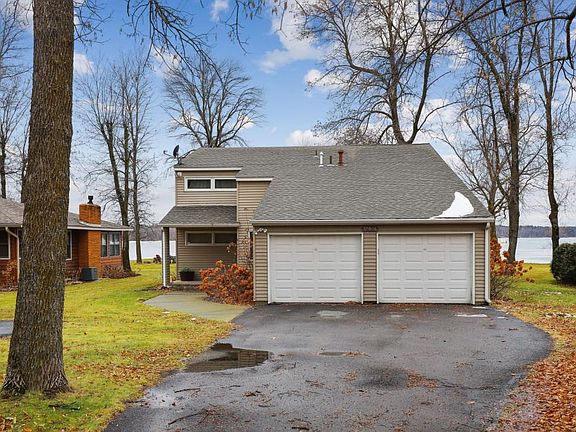 2nd image of 50864 Lakeview Dr