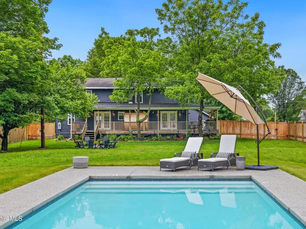 106 Main St, Hancock, MA 01237