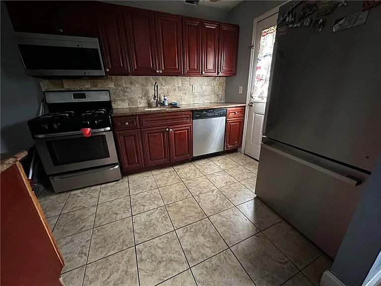 15035 Foch Blvd #1 — Photo 4