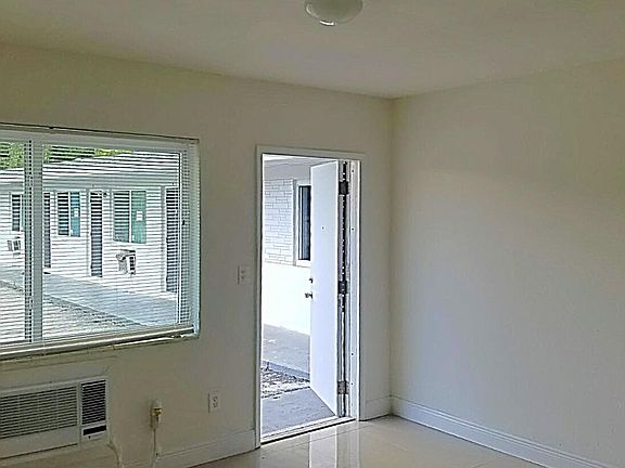4th image of 765 NE 121st St APT 2
