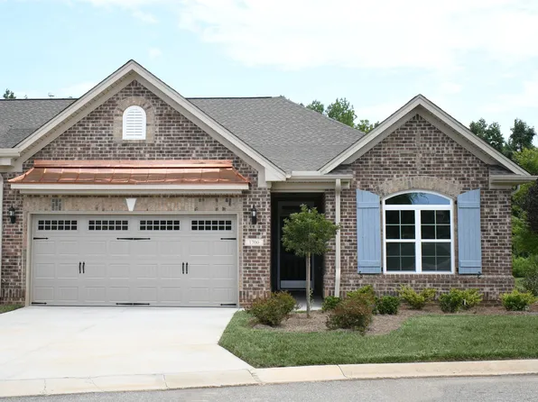 1700 Friedberg Village Dr, Winston Salem, NC 27127