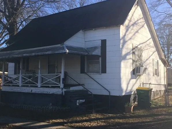 10 McGee St, Belton, SC 29627