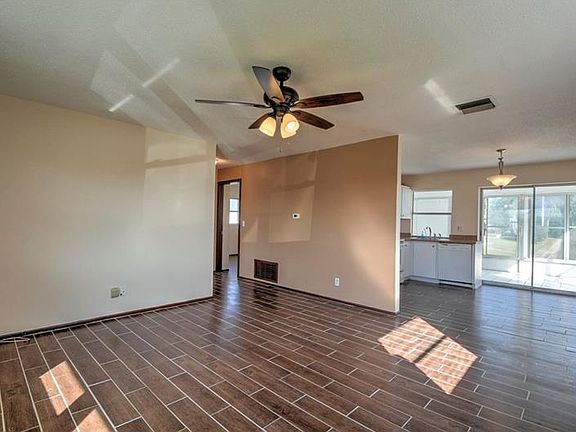5th image of 3765 101st Ave N #3