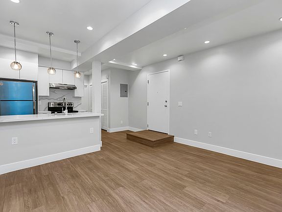 2nd image of 333-335 Hyde St #A
