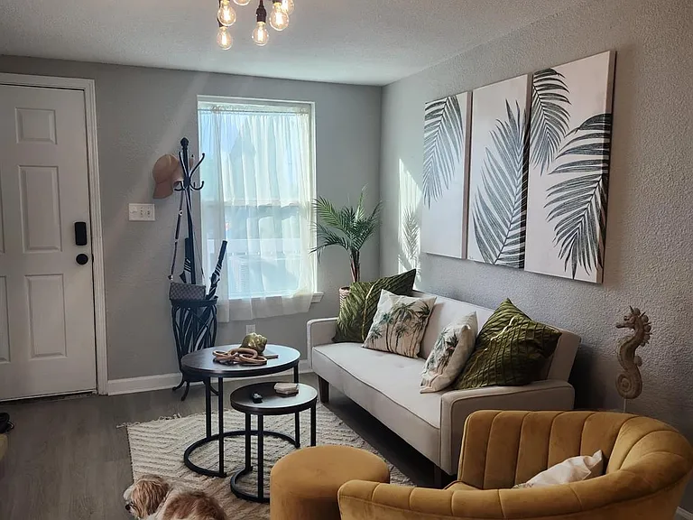4517 Avenue K — Photo 6