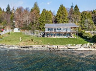 420 1st St, Mount Waddington, BC V0N 3E0