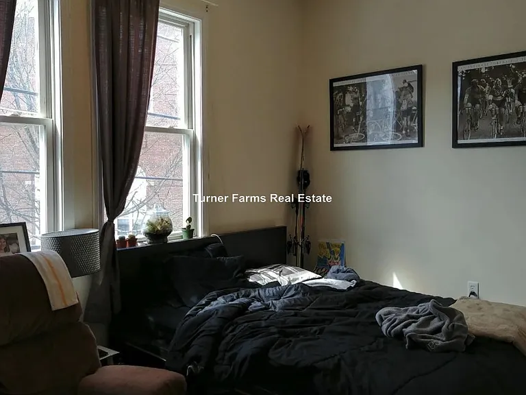 84 Line St — Photo 8
