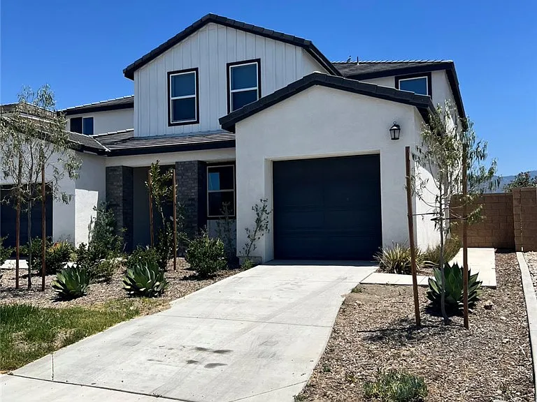 2437 Crater Ave — Photo 2
