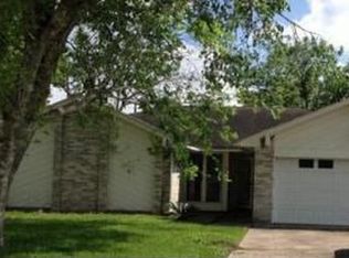 131 Basswood St, Lake Jackson, TX 77566