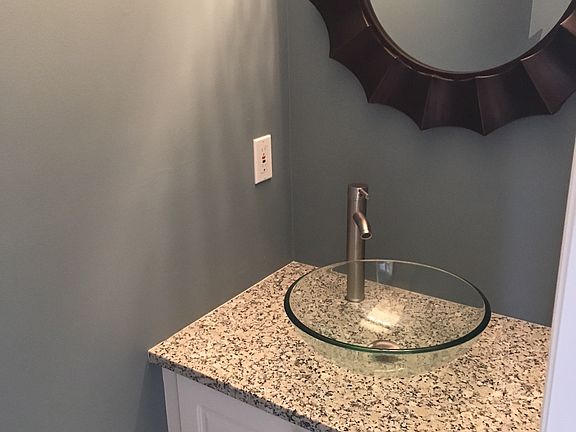 1/2 Bath