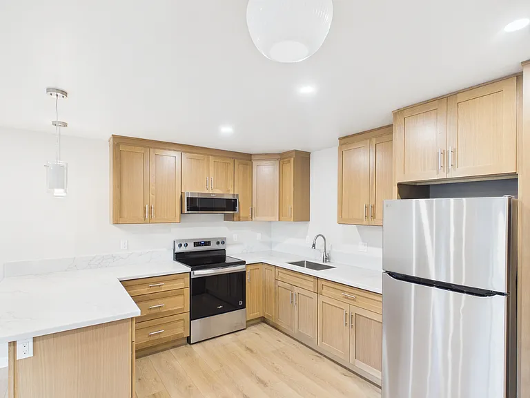 4630 Altadena Ave — Photo 2