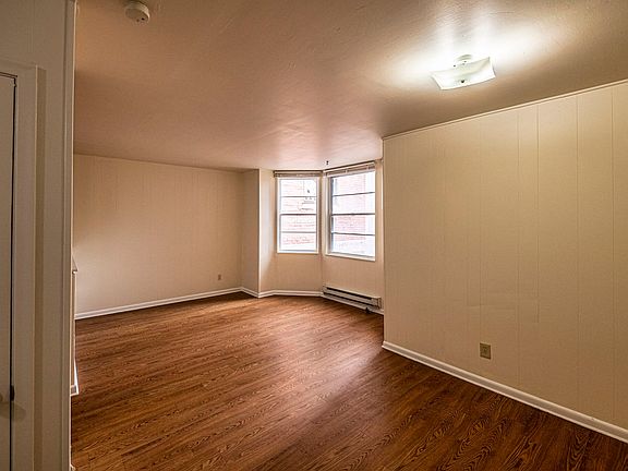 5th image of 815 Race St APT 8