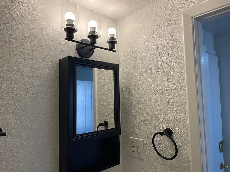 Remodeled, Top End UNM Area Studio Apts. in Great Community — Photo 11