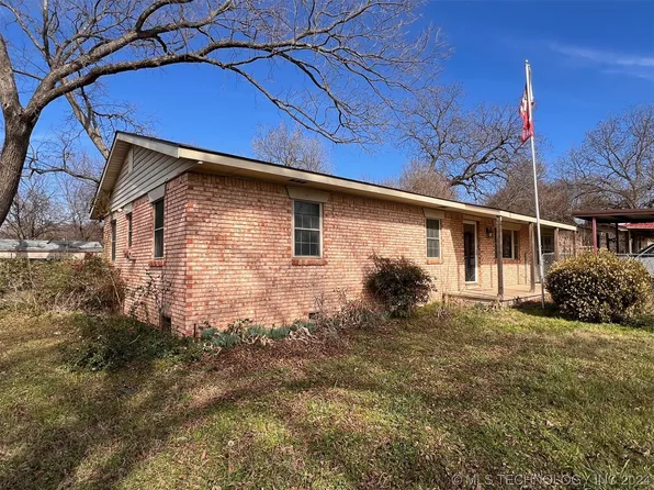 800 NW Redbud St, Kingston, OK 73439