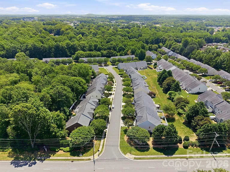 1804 Robinwood Village Dr — Photo 28