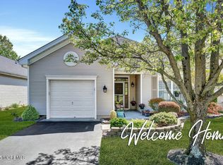 4 Lilac Springs Ct, Lakewood, NJ 08701