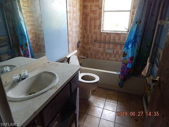 5th image of 1032 NE 15th St