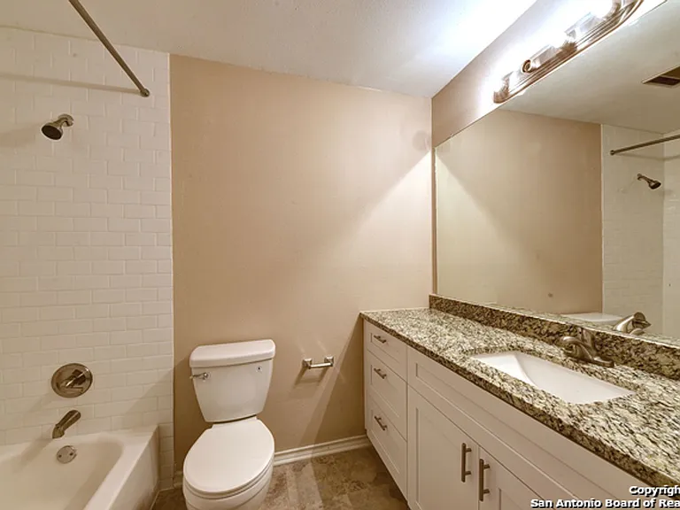 1431 Loma Alto #4 — Photo 14