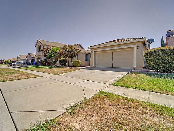 4th image of 1374 Bamboo St