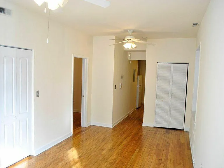 2315 N Greenview Ave #1F — Photo 3