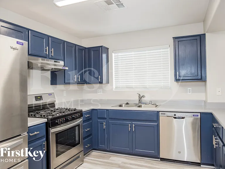 6074 Peaceful Creek St — Photo 9