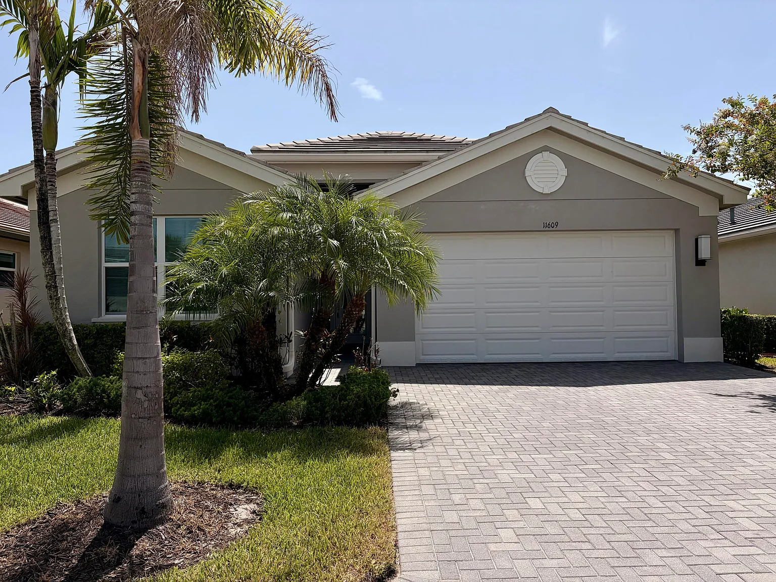 2 bed, 2.0 bath, 1716 sqft, $3,200 — Photo 1