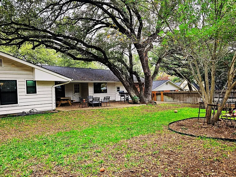 11414 Raindrop Dr — Photo 7
