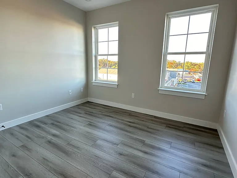 13 Main St #1 — Photo 11