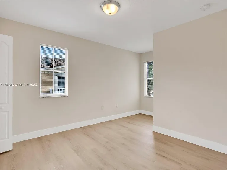 3031 SW 129th Ter — Photo 12