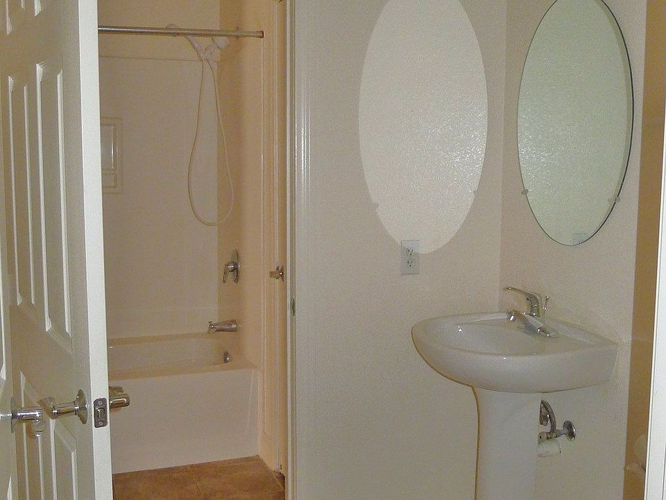 Powder, 1.25 bath (1 full bath + extra sink)