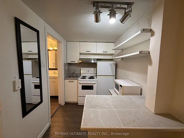 8 Avion Ave #5 — Photo 8
