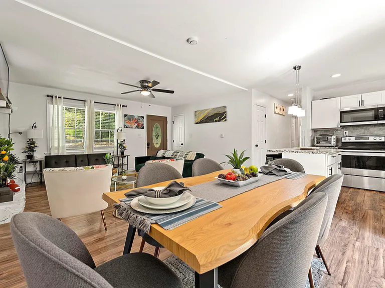 5989 Bowden St — Photo 15
