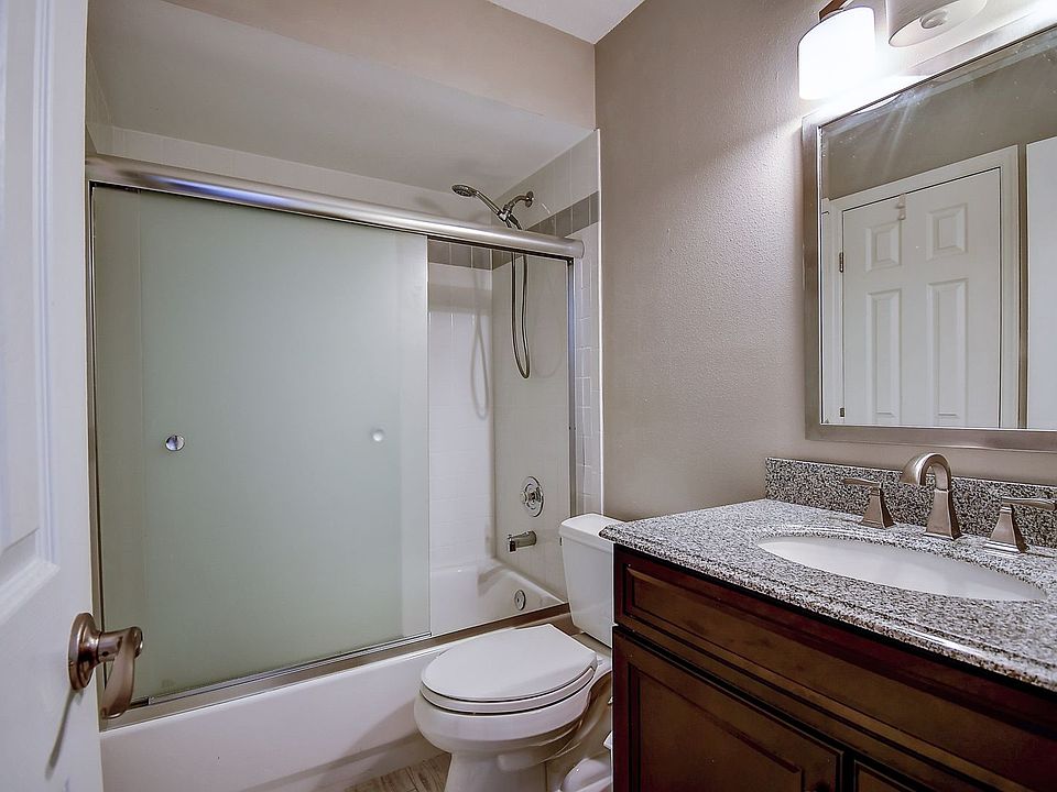 1st image of 400 Madeira Cir
