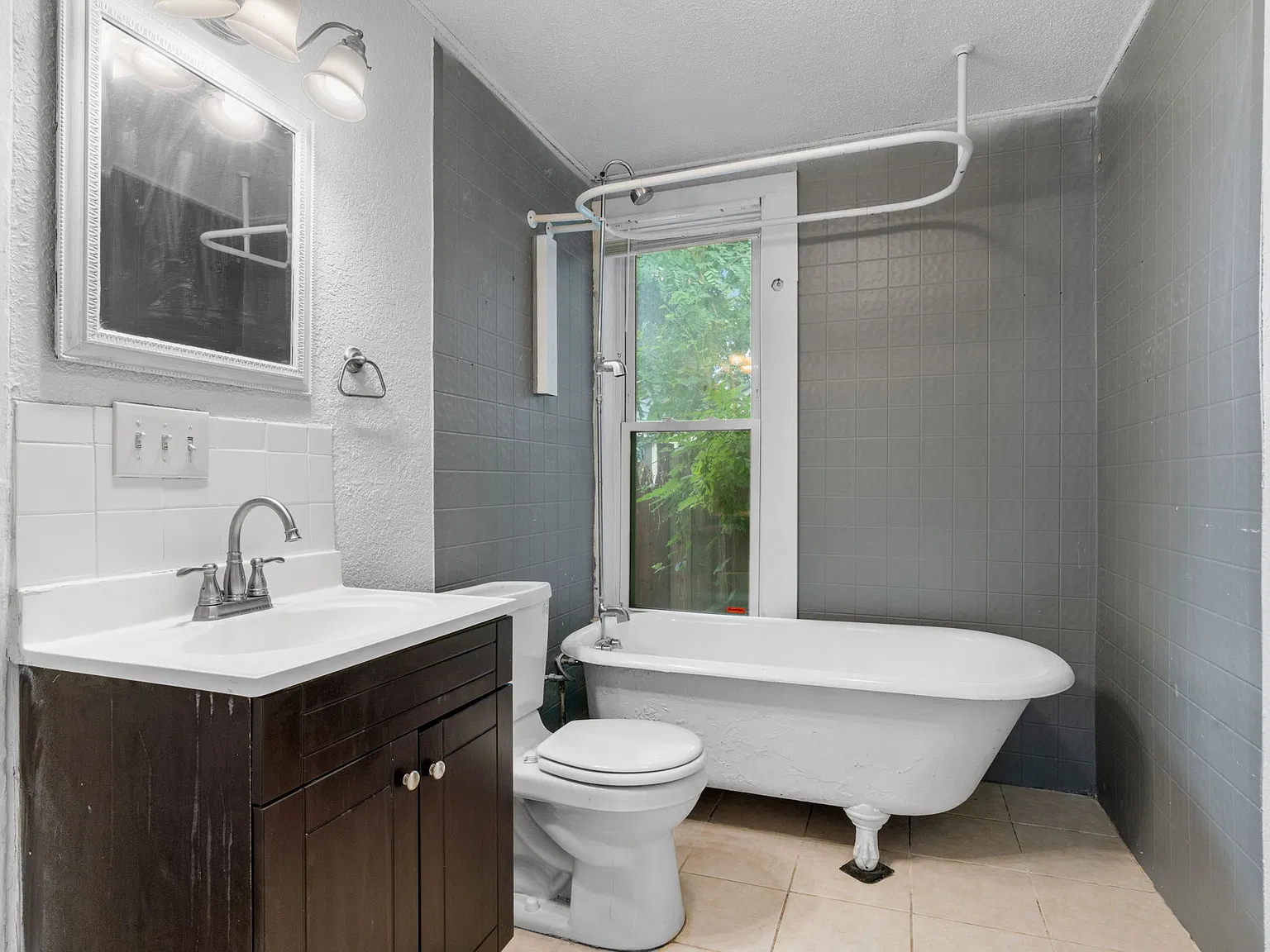 3 bed, 1000 sqft, $1,800 — Photo 3